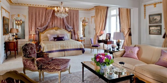 bedroom-in-the-royal-suite-at-hotel-plaza-athenee