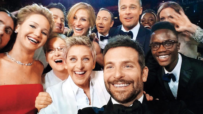 selfie-oscar-celbrities-famous-bradley-cooper-USA