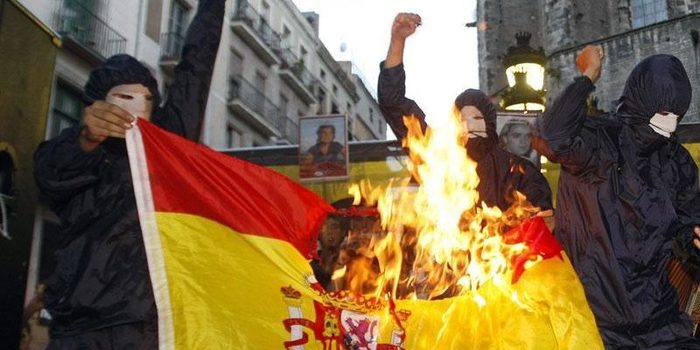 Los ataques independentistas en Cataluña arrecian en octubre y diciembre, aunque descansan en agosto