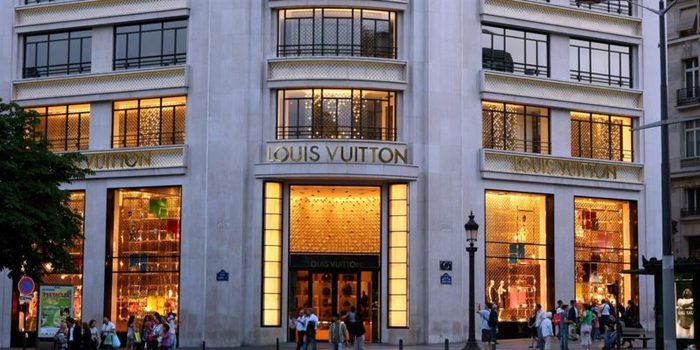 Boutiques: Louis Vuitton, París