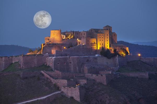 10 castillos impresionantes donde pasar una noche