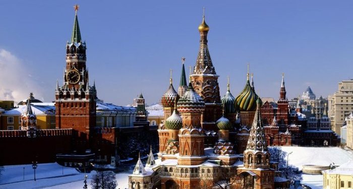 moscow kremlin winter snow st basils cathedral st basils cathedral e1489413896560 Merca2.es