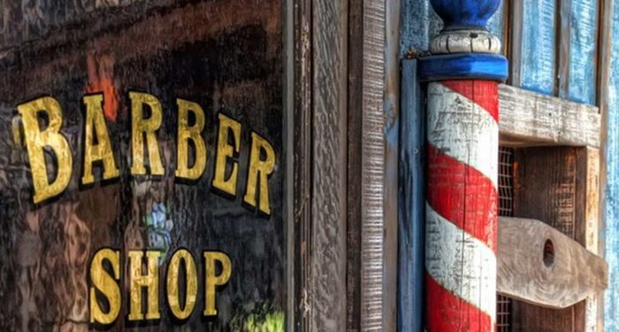 poste de las barberías tapa medicina edad media aberración sangría barber shop e1488978675979 Merca2.es