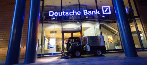 Deutsche Bank ‘examina’ a Caixabank, BBVA, Banco Santander, Bankinter, Banco Sabadell e ING