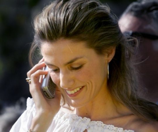 Letizia con el móvil