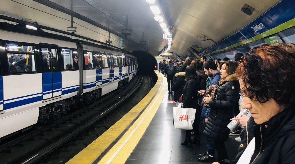 ✅ ¿Debería cerrar el metro de Madrid por la crisis del coronavirus?