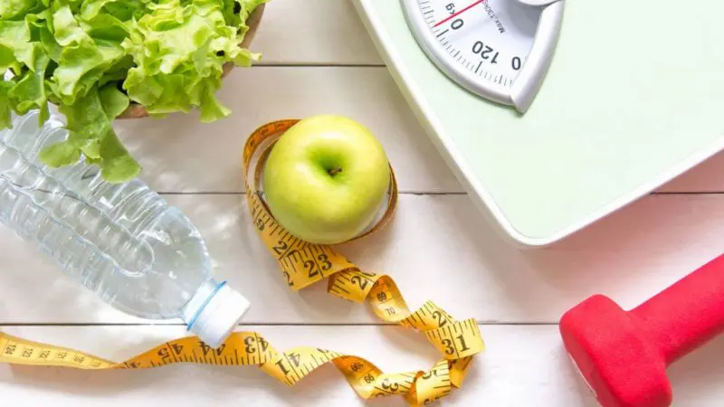 Diez trucos para adelgazar y perder peso según una experta en