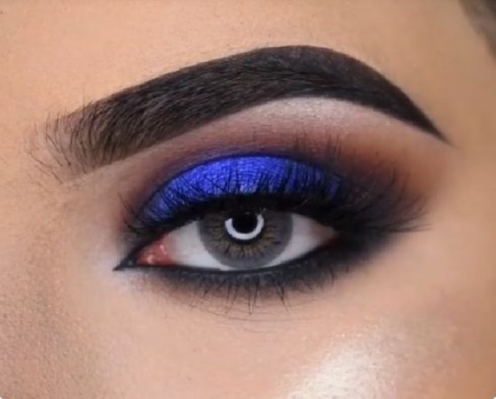 maquillaje-sombras-ojos-azules-moda