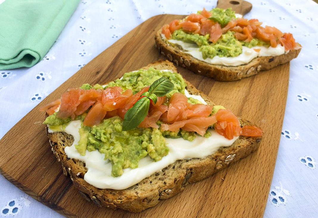 guacamole con salmón