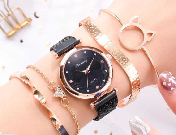 reloj con pulseras