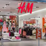 H&M se enfrenta a una nueva polémica por tener precios diferentes en web y en tienda física