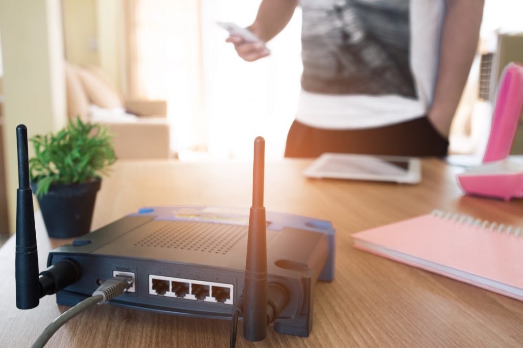 routers wifi-Telefónica no hace descuentos del 15% a los mayores de 45 años: es un fraude