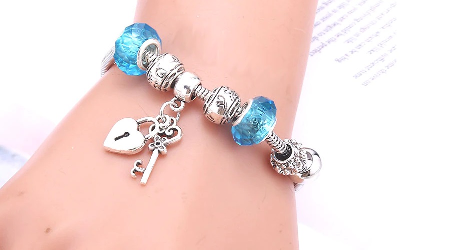 pulsera con abalorios