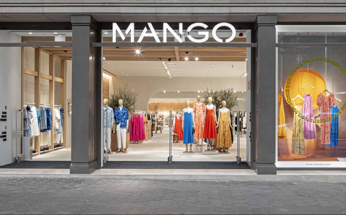 Vestidos estampados de <b>Mango</b> que vas a desear estrenar.