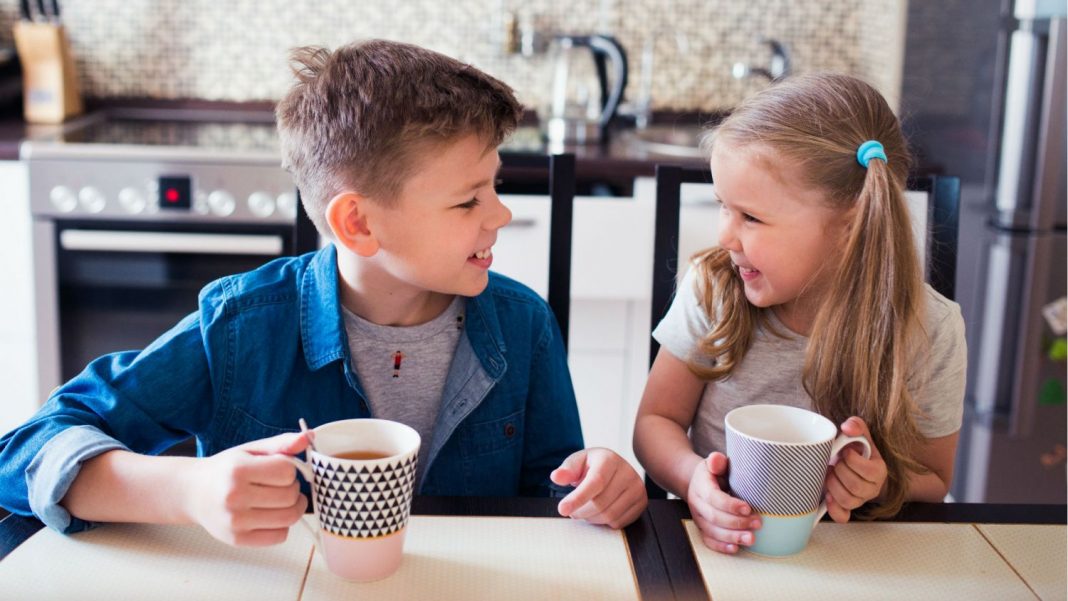 Los niños no deben tomar café