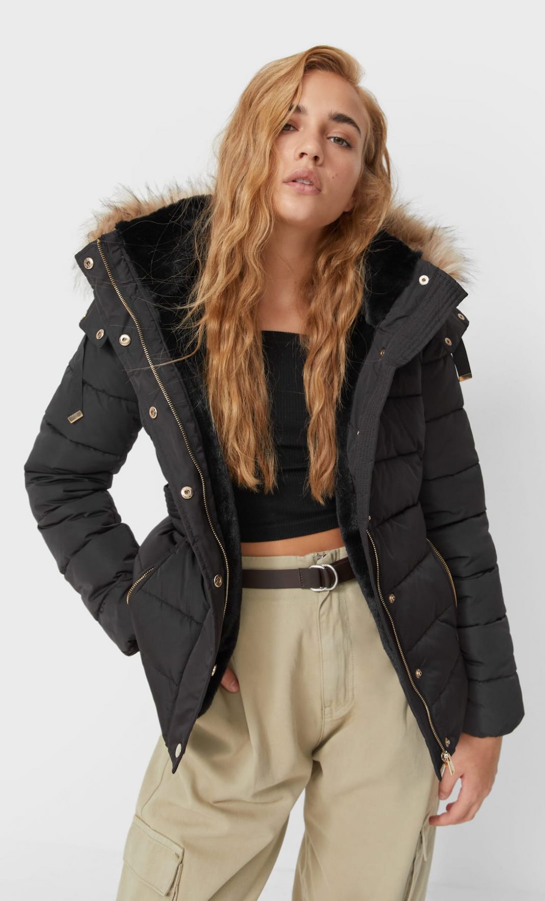 Anorak con capucha desmontable de Stradivarius