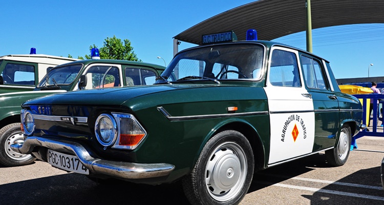 Coches Guardia Civil Renault 10