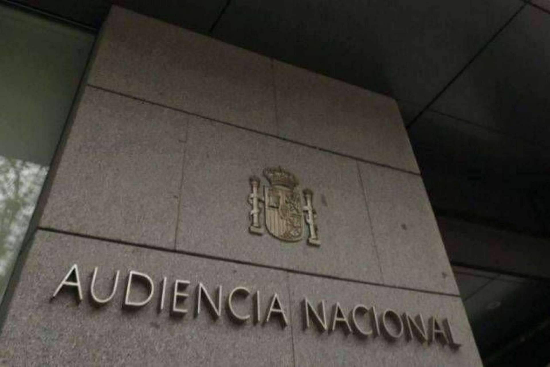 La Audiencia Nacional retira una multa de 27.000 euros y devuelve todo el dinero incautado a una persona que llevaba 103.000 euros