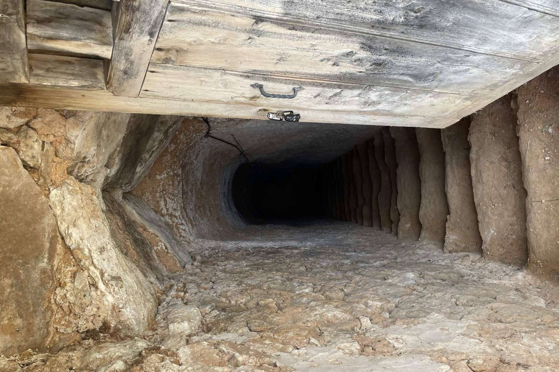 Envero Tinto y su bodega subterránea en Soria