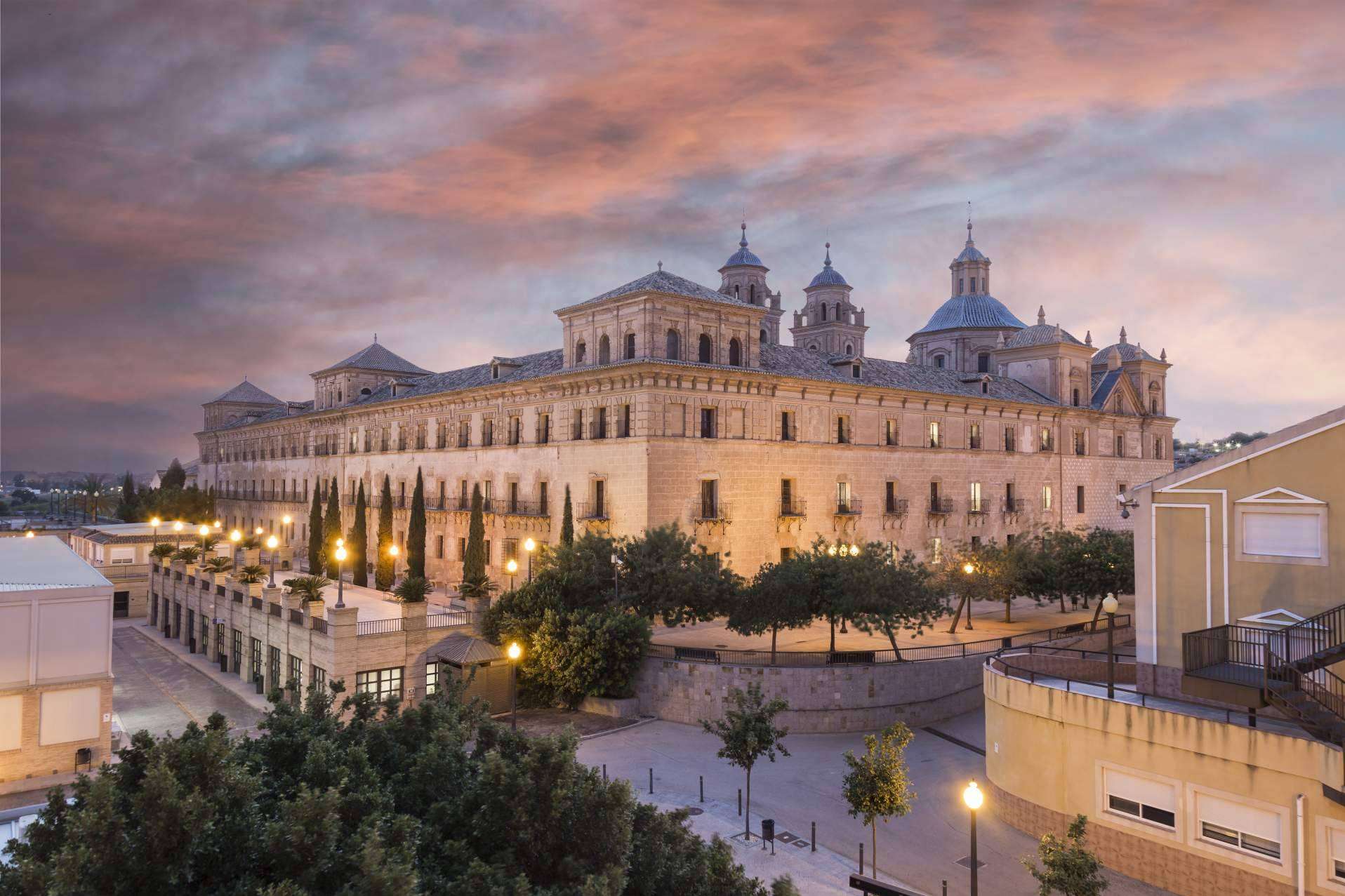 Uno de los centros educativos con mayor reconocimiento nacional e internacional en el ámbito de la odontología, Postgrado en Odontología UCAM