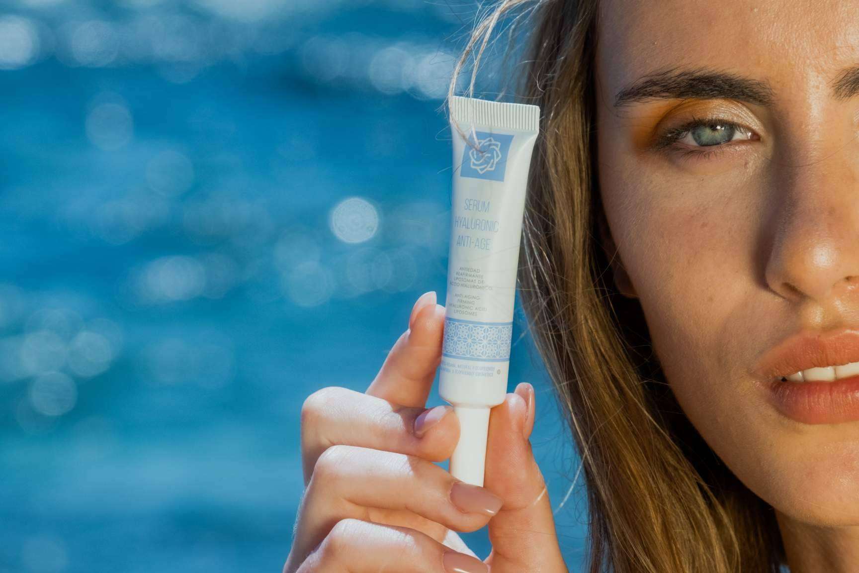 ¿Cuáles son las propiedades del serum hyaluronic anti-age? Finaderm