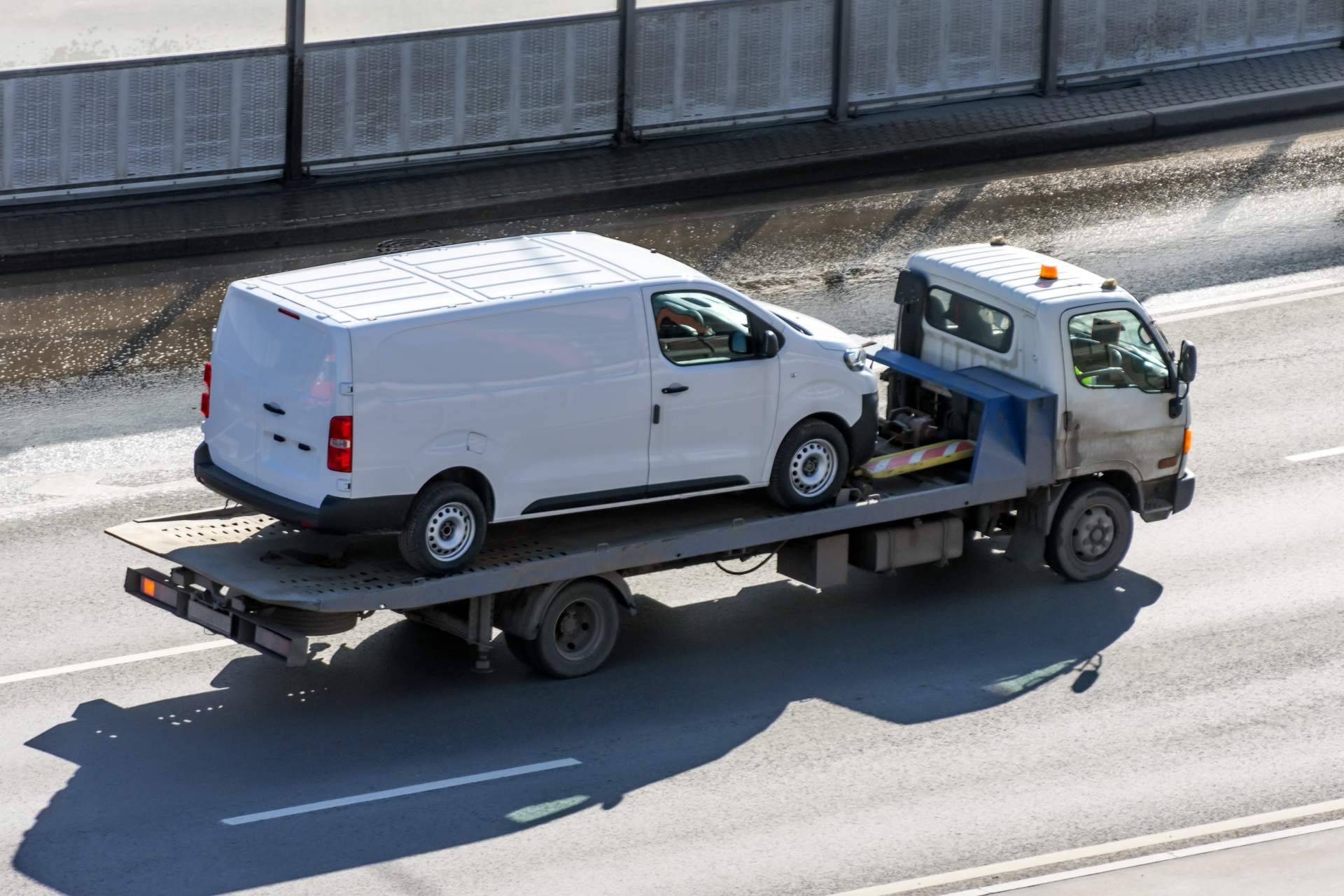 ¿Cómo transportar un vehículo en España? Transportamos tu Coche