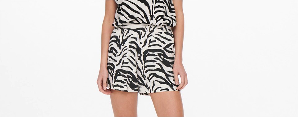 short fluido animal print jdy