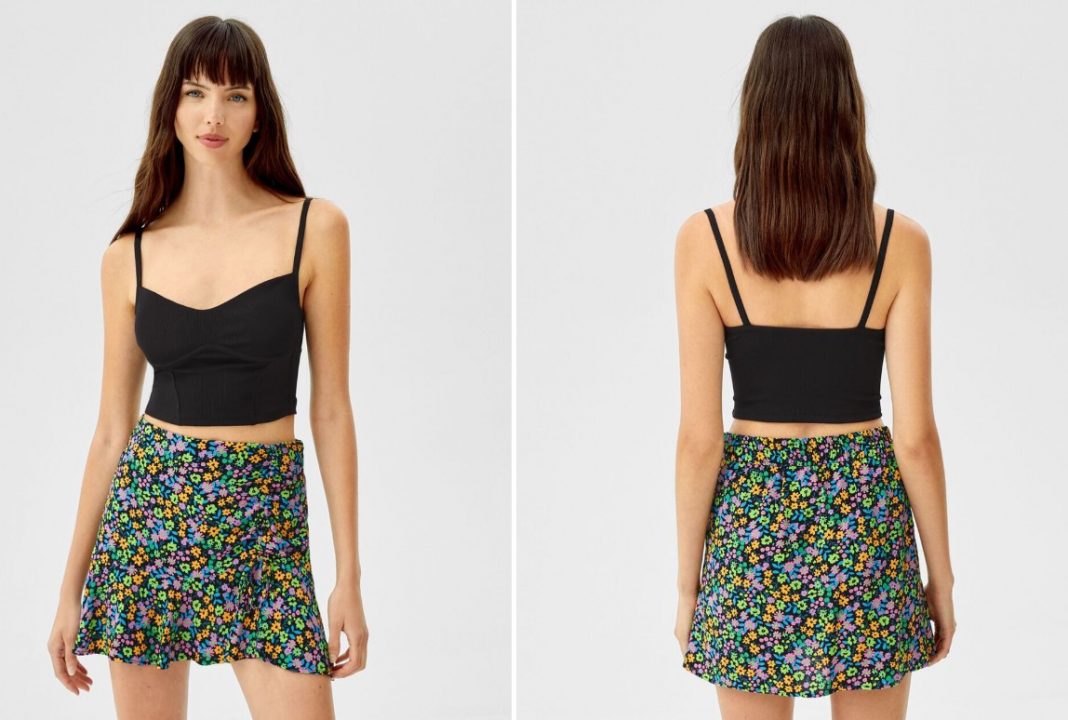 Falda mini frunce print de Bershka