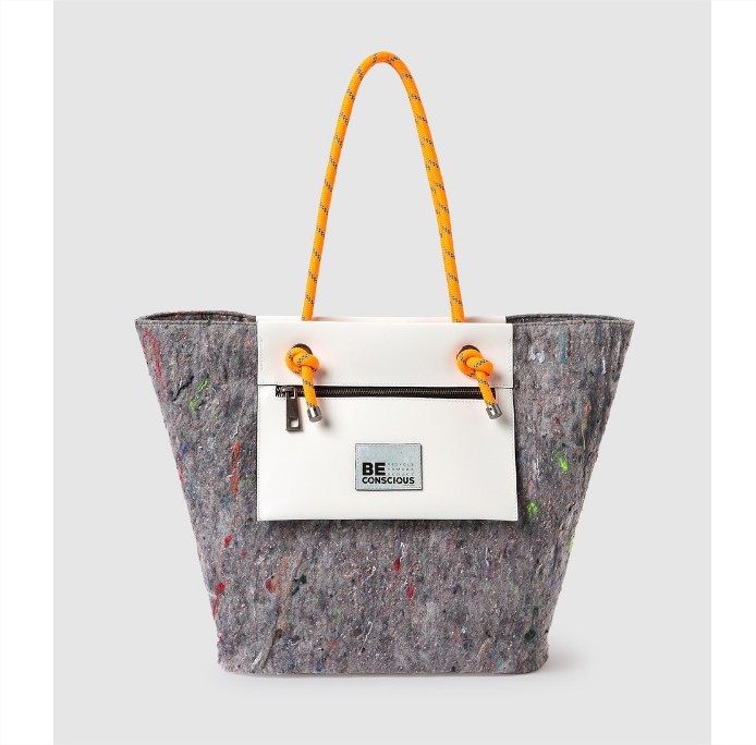 Bolso shopper grande Pepe Moll en textil y piel reciclada gris con detalles blancos el corte inglés