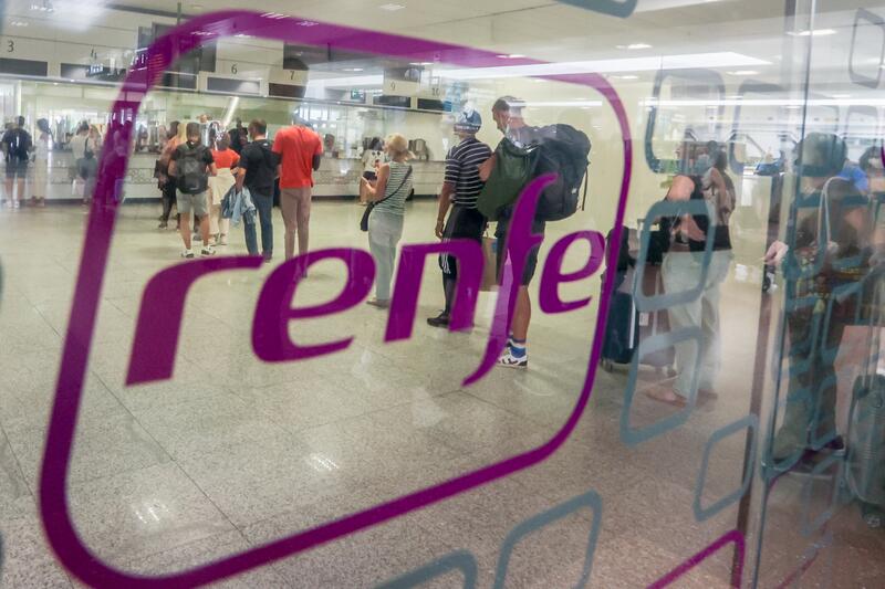 Los usuarios de Renfe podrán adquirir a partir de mañana los abonos gratuitos para los próximos cuatro meses