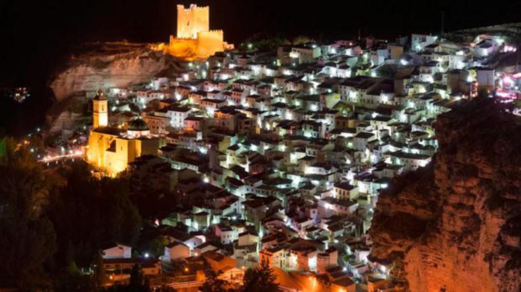 Alcalá del Júcar (Albacete), el pueblo con la mejor iluminación artística