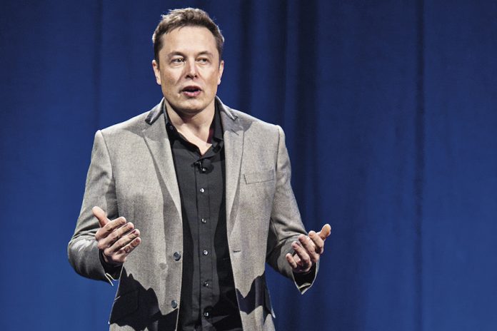 Musk mete en problemas a Tesla