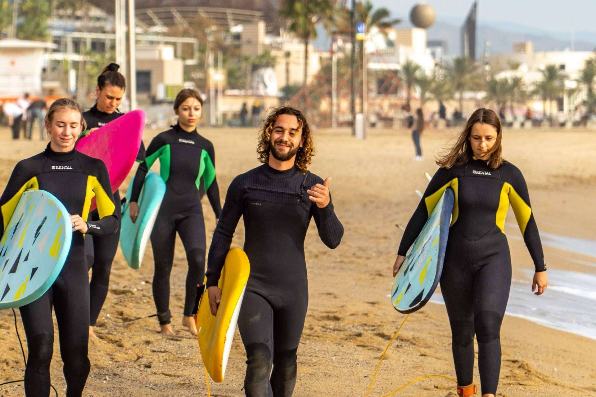 Clases de surf en Barcelona con Eswell