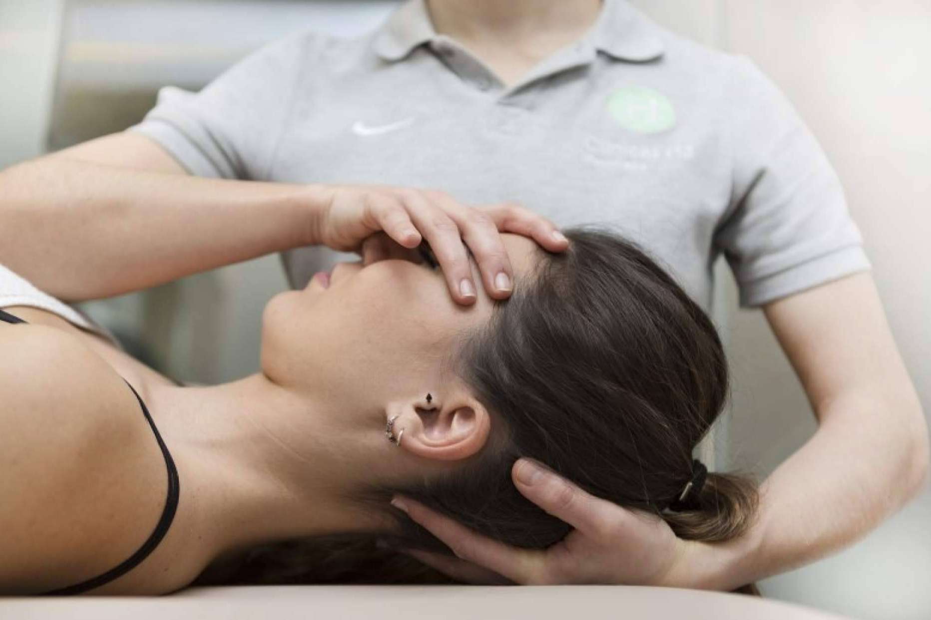 Técnicas osteopáticas para tratar la migraña crónica y las cefaleas, en Clínicas H3