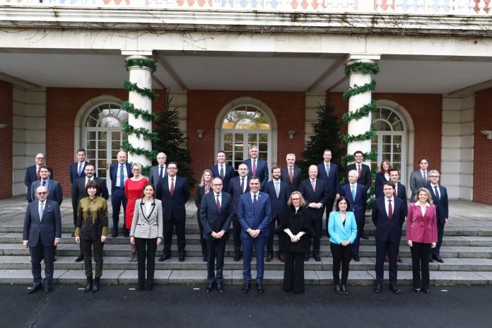 El Gobierno de Pedro Sánchez se reunió en diciembre con la industria farmacéutica para definir el plan de trabajo sobre la estrategia