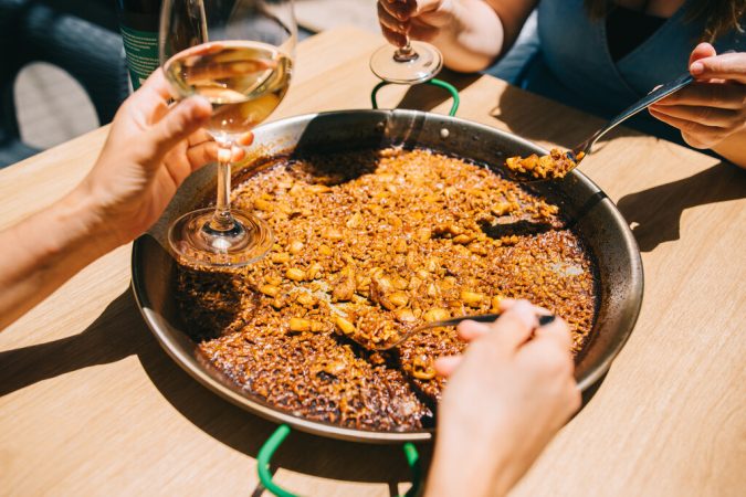 Hay muchas recetas de socarrat y paella Merca2.es