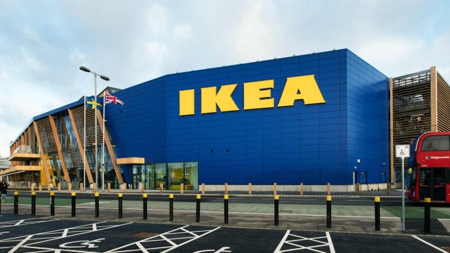 Ikea baja el precio de su barbacoa portátil para que sigas disfrutando de los días de sol
