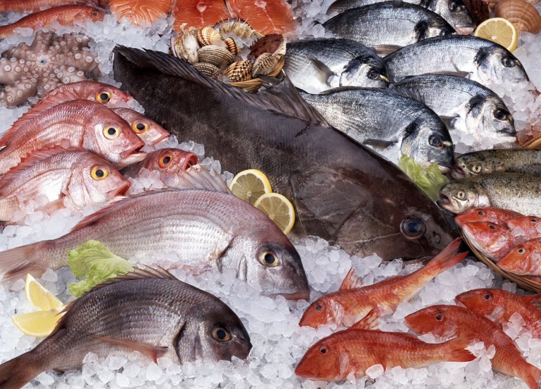 La OCU señala a este supermercado por ser el peor para comprar pescado