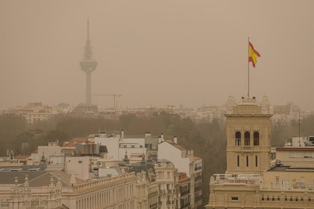 Tormenta de arena en Madrid