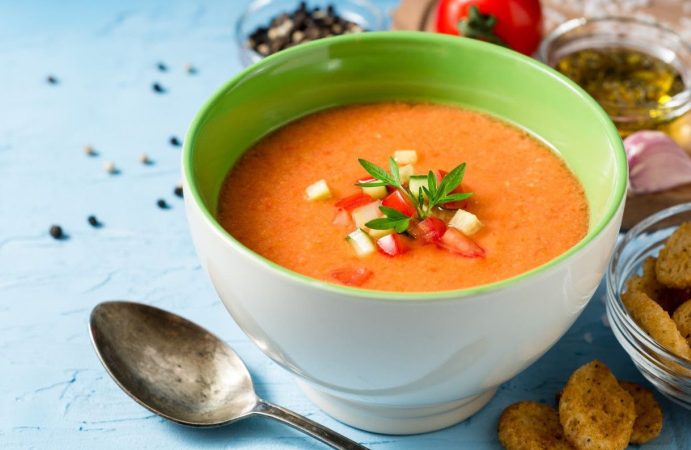 Receta tradicional de un rico gazpacho andaluz casero