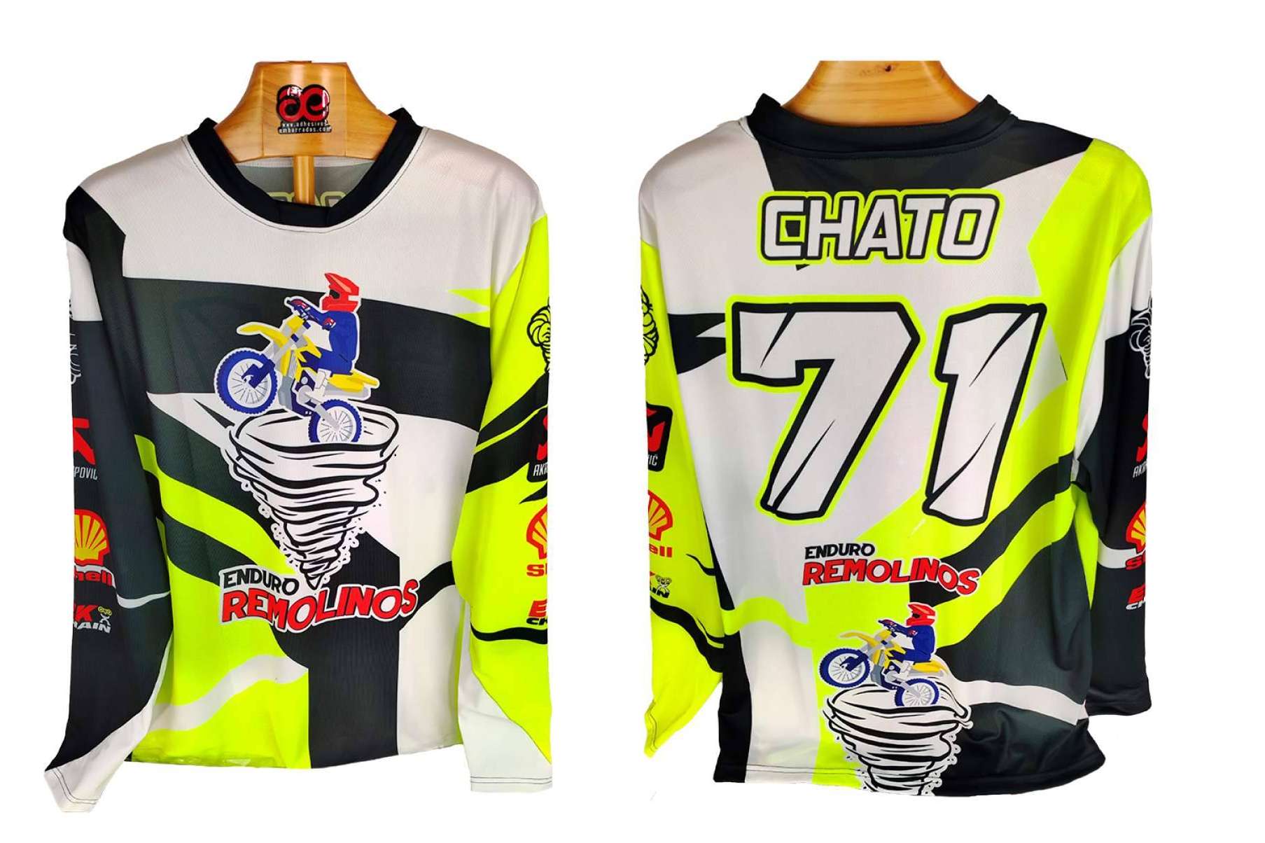 Practicar motocross y enduro con ropa personalizada