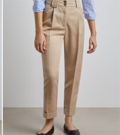 Pantalón de mujer con pinzas en Beige