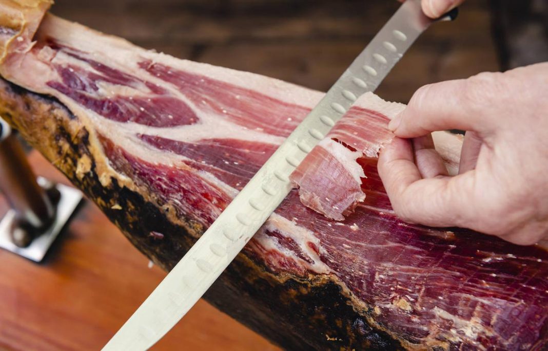 ¿Es sano comerse la grasa blanca del jamón?