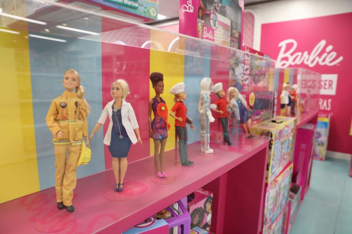 Mattel aumenta un 25% sus ventas de la muñeca Barbie