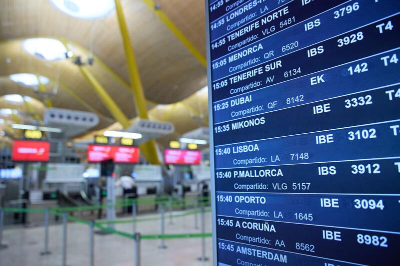 Los aeropuertos españoles operarán 30.156 vuelos en el puente del Pilar, un 7% más