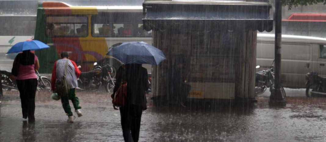 Las fuertes lluvias se relajan un poco pero no tardarán en volver con la misma intensidad