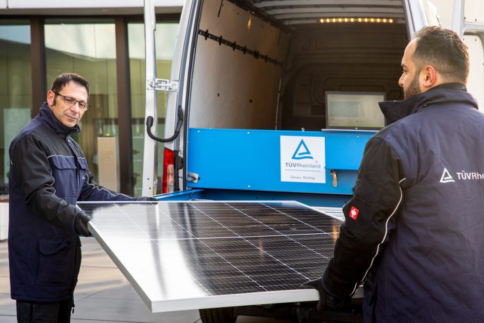 tuev-rheinland-press-photo-mobile-solar-lab