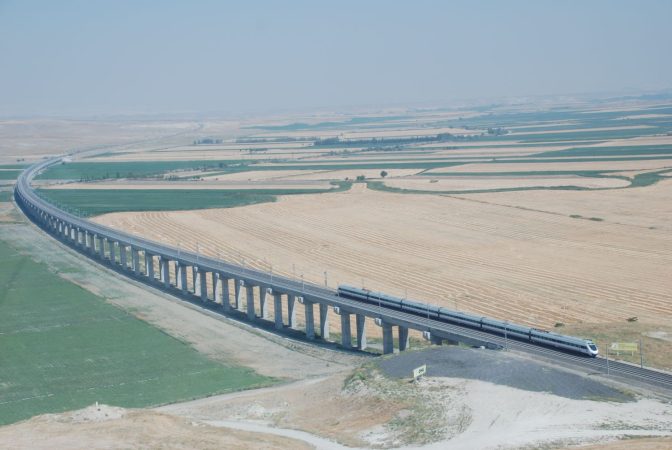 Línea de Alta Velocidad Ankara-Estambul. Turquía.