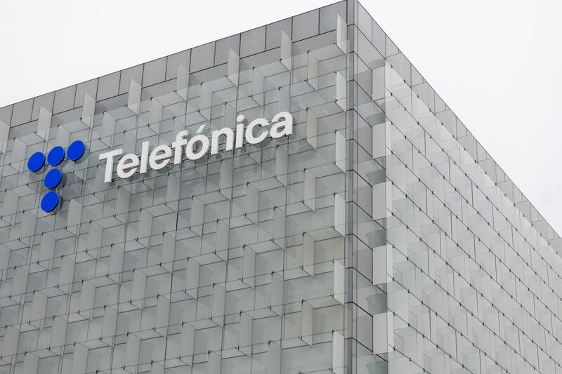 Telefónica deja por debajo de 4.000 los afectados por los ERE que realizará