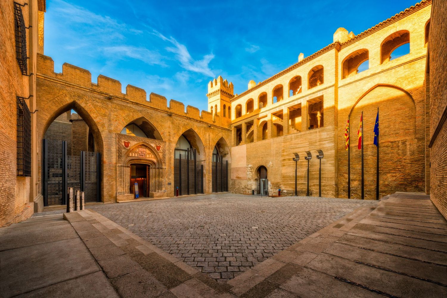 Los Jardines de la Aljafería: Un Oasis en el Corazón de la Ciudad